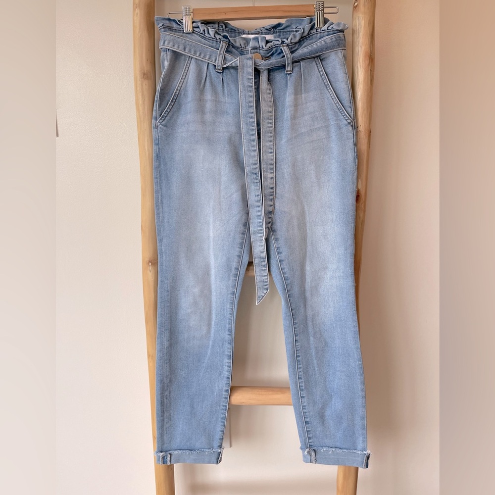 Ashley Mason Light Wash Denim Paperbag Tie Waist Tapered Cuff Leg Jeans Junior 7